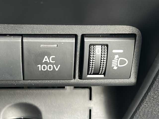 トヨタ アクア X 三重県 2022(令4)年 1.7万km ブラックマイカ 純正ナビ /バックカメラ /AC100V充電 /ステアリングスイッチ /レーダークルーズコントロール /レーンキープアシスト /USB給電 /LEDヘッドライト /オートライト/オートハイビーム /純正フロアマット /電動格納ミラー/禁煙車