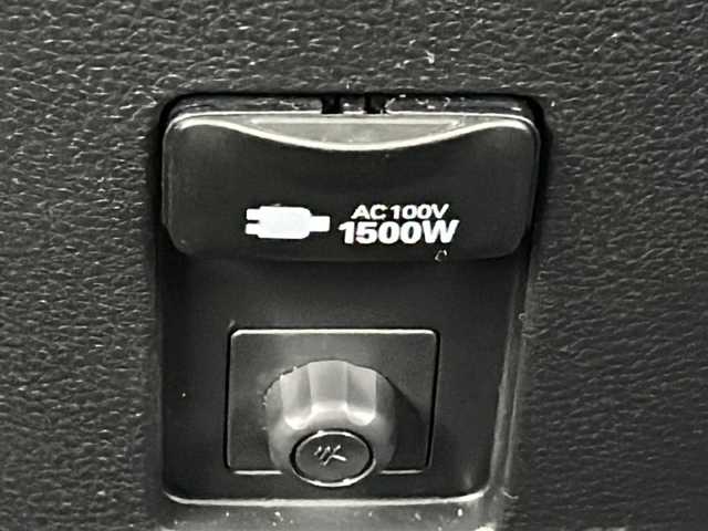 トヨタ アクア X 三重県 2022(令4)年 1.7万km ブラックマイカ 純正ナビ /バックカメラ /AC100V充電 /ステアリングスイッチ /レーダークルーズコントロール /レーンキープアシスト /USB給電 /LEDヘッドライト /オートライト/オートハイビーム /純正フロアマット /電動格納ミラー/禁煙車