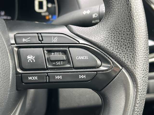 トヨタ アクア X 三重県 2022(令4)年 1.7万km ブラックマイカ 純正ナビ /バックカメラ /AC100V充電 /ステアリングスイッチ /レーダークルーズコントロール /レーンキープアシスト /USB給電 /LEDヘッドライト /オートライト/オートハイビーム /純正フロアマット /電動格納ミラー/禁煙車