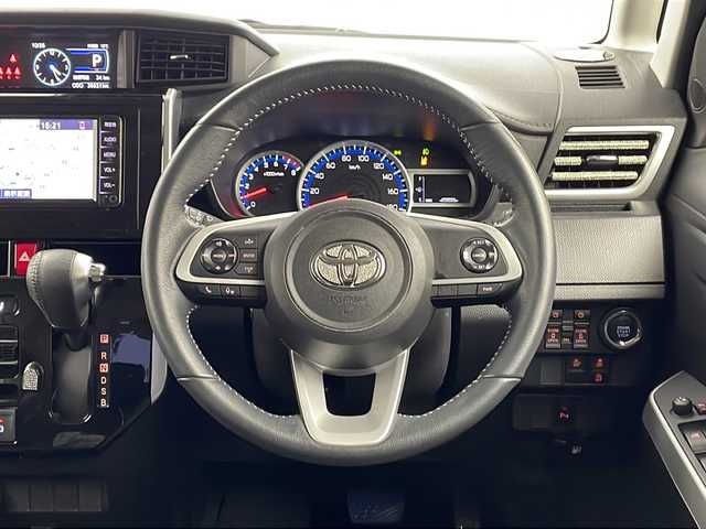 トヨタ ルーミー カスタムG 栃木県 2021(令3)年 3.7万km ホワイトパールクリスタルシャイン 純正SDナビ/スマートアシスト/・衝突軽減ブレーキ/・コーナーセンサー/・レーダークルーズコントロール/・先行車発進お知らせ/・車線逸脱警報/両側電動スライドドア/バックカメラ/ETC/レザー調シートカバー/ステアリングリモコン/スマートキー×2/LEDヘッドライト/フォグランプ/電動パーキングブレーキ