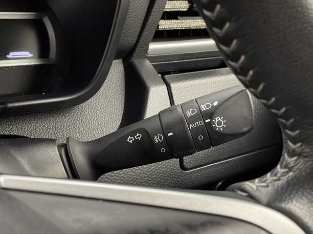 トヨタ ルーミー カスタムG 栃木県 2021(令3)年 3.7万km ホワイトパールクリスタルシャイン 純正SDナビ/スマートアシスト/・衝突軽減ブレーキ/・コーナーセンサー/・レーダークルーズコントロール/・先行車発進お知らせ/・車線逸脱警報/両側電動スライドドア/バックカメラ/ETC/レザー調シートカバー/ステアリングリモコン/スマートキー×2/LEDヘッドライト/フォグランプ/電動パーキングブレーキ