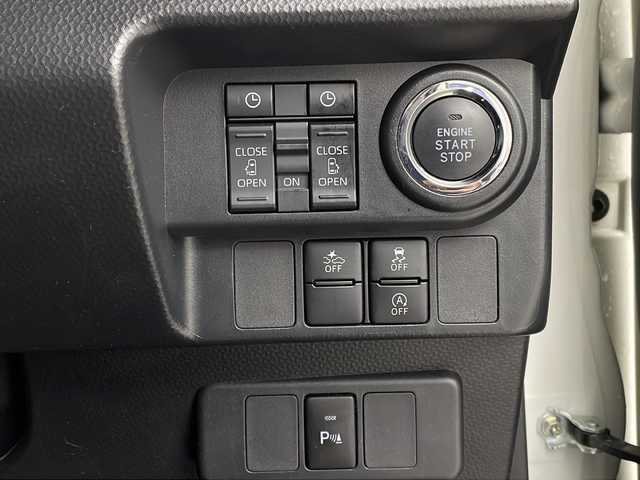 トヨタ ルーミー カスタムG 栃木県 2021(令3)年 3.7万km ホワイトパールクリスタルシャイン 純正SDナビ/スマートアシスト/・衝突軽減ブレーキ/・コーナーセンサー/・レーダークルーズコントロール/・先行車発進お知らせ/・車線逸脱警報/両側電動スライドドア/バックカメラ/ETC/レザー調シートカバー/ステアリングリモコン/スマートキー×2/LEDヘッドライト/フォグランプ/電動パーキングブレーキ