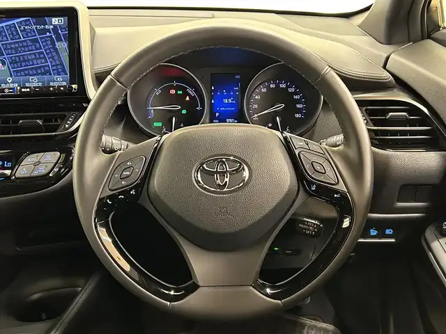トヨタ Ｃ－ＨＲ S LEDエディション 道央・札幌 2018(平30)年 1万km センシュアルレッドマイカ ・社外SDナビ（DVD&CD&BT&フルセグ）/・ドアバイザー/・電動格納ミラー/・ウインカーミラー/・モデリスタフルエアロ/・社外マフラー/・社外AW/・ETC/・LEDヘッドライト/・フォグランプ/・プッシュスタート/・フォグランプ/・オートライト/・レーンキープアシスト/・純正AW冬タイヤ付き