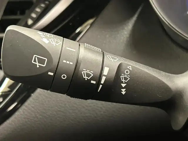 トヨタ Ｃ－ＨＲ S LEDエディション 道央・札幌 2018(平30)年 1万km センシュアルレッドマイカ ・社外SDナビ（DVD&CD&BT&フルセグ）/・ドアバイザー/・電動格納ミラー/・ウインカーミラー/・モデリスタフルエアロ/・社外マフラー/・社外AW/・ETC/・LEDヘッドライト/・フォグランプ/・プッシュスタート/・フォグランプ/・オートライト/・レーンキープアシスト/・純正AW冬タイヤ付き