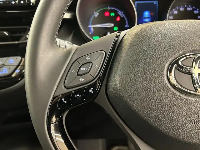 トヨタ Ｃ－ＨＲ S LEDエディション 道央・札幌 2018(平30)年 1万km センシュアルレッドマイカ ・社外SDナビ（DVD&CD&BT&フルセグ）/・ドアバイザー/・電動格納ミラー/・ウインカーミラー/・モデリスタフルエアロ/・社外マフラー/・社外AW/・ETC/・LEDヘッドライト/・フォグランプ/・プッシュスタート/・フォグランプ/・オートライト/・レーンキープアシスト/・純正AW冬タイヤ付き