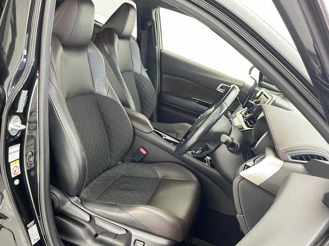 トヨタ Ｃ－ＨＲ G 沖縄県 2017(平29)年 8.4万km ブラックマイカ ワンオーナー/社外9インチナビ(MDV-M907HDF)/（フルセグTV　DVD　Bluetooth接続　HDMI　USB）/バックカメラ/ETC/ドライブレコーダー/トヨタセーフティセンス/ハーフレザーシート/シートヒーター/スマートキー　/スペアキー/プッシュスタート/クリアランスソナー/純正フロアマット/純正18インチアルミホイール/ドアバイザー/保証書/取扱説明書