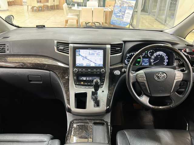 トヨタ アルファードハイブリット SR Cパッケージ 道央・札幌 2012(平24)年 15.1万km ブラック ・4WD/・純正ナビ/フルセグTV/DVD/CD/MSV/BT/・バックカメラ/・サンルーフ/・ALPINEリヤフリップダウンモニター/・パワーバックドア/・社外エンジンスターター/・クルーズコントロール/・レザーシート/・前席パワーシート/・前席シートヒーター/・ETC/・パーキングセンサー/・HID/・フロントフォグ/・社外マフラー/・プッシュスタート/・スマートキー/・ドアバイザー/・電格ミラー