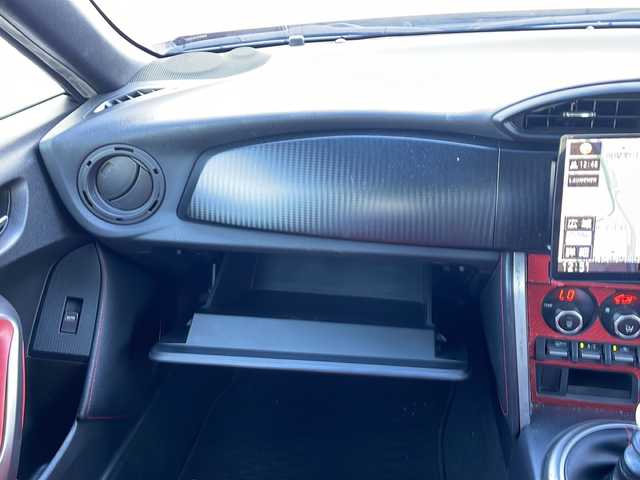 トヨタ ８６ GT リミテッド 長野県 2014(平26)年 5万km ライトニングレッド ・社外8インチメモリーナビゲーション/CD/DVD/フルセグTV/Bluetooth/・ETC/・シートヒーター(D/N)/・スマートキー/・エンジンプッシュスタート/・社外18インチアルミホイール/・純正AW付き冬タイヤ車載/・ドライブレコーダー/・スマートキー/・エンジンプッシュスタート/・HIDヘッドライト/・オートライト/・フォグライト