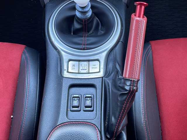 トヨタ ８６ GT リミテッド 長野県 2014(平26)年 5万km ライトニングレッド ・社外8インチメモリーナビゲーション/CD/DVD/フルセグTV/Bluetooth/・ETC/・シートヒーター(D/N)/・スマートキー/・エンジンプッシュスタート/・社外18インチアルミホイール/・純正AW付き冬タイヤ車載/・ドライブレコーダー/・スマートキー/・エンジンプッシュスタート/・HIDヘッドライト/・オートライト/・フォグライト