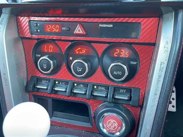 トヨタ ８６ GT リミテッド 長野県 2014(平26)年 5万km ライトニングレッド ・社外8インチメモリーナビゲーション/CD/DVD/フルセグTV/Bluetooth/・ETC/・シートヒーター(D/N)/・スマートキー/・エンジンプッシュスタート/・社外18インチアルミホイール/・純正AW付き冬タイヤ車載/・ドライブレコーダー/・スマートキー/・エンジンプッシュスタート/・HIDヘッドライト/・オートライト/・フォグライト