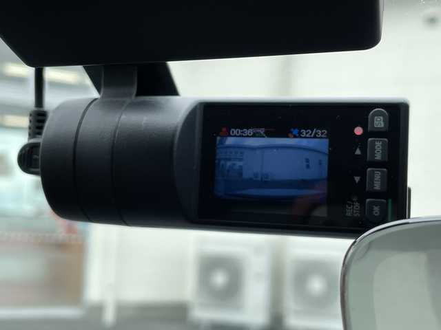 アウディ Ａ３ スポーツバック 1．4 TFSI 三重県 2018(平30)年 5.5万km グレイシアホワイトメタリック 登録時54745km/ワンオーナー/禁煙車/純正ナビ/・Ｂｌｕｅｔｏｏｔｈ・フルセグ・USB・SD・AUX・AM/FM/レーダークルーズコントロール/バックカメラ/前方ドラレコ/前席シートヒーター/D席パワーシート/前後コーナーセンサー/パドルシフト/AUTOライト/LEDヘッドライト/フォグランプ/電動パーキングブレーキ/ブレーキホールド