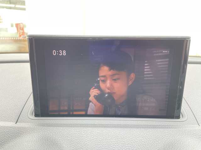 アウディ Ａ３ スポーツバック 1．4 TFSI 三重県 2018(平30)年 5.5万km グレイシアホワイトメタリック 登録時54745km/ワンオーナー/禁煙車/純正ナビ/・Ｂｌｕｅｔｏｏｔｈ・フルセグ・USB・SD・AUX・AM/FM/レーダークルーズコントロール/バックカメラ/前方ドラレコ/前席シートヒーター/D席パワーシート/前後コーナーセンサー/パドルシフト/AUTOライト/LEDヘッドライト/フォグランプ/電動パーキングブレーキ/ブレーキホールド