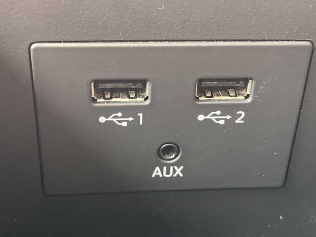 アウディ Ａ３ スポーツバック 1．4 TFSI 三重県 2018(平30)年 5.5万km グレイシアホワイトメタリック 登録時54745km/ワンオーナー/禁煙車/純正ナビ/・Ｂｌｕｅｔｏｏｔｈ・フルセグ・USB・SD・AUX・AM/FM/レーダークルーズコントロール/バックカメラ/前方ドラレコ/前席シートヒーター/D席パワーシート/前後コーナーセンサー/パドルシフト/AUTOライト/LEDヘッドライト/フォグランプ/電動パーキングブレーキ/ブレーキホールド