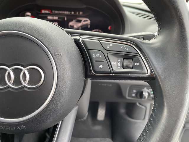 アウディ Ａ３ スポーツバック 1．4 TFSI 三重県 2018(平30)年 5.5万km グレイシアホワイトメタリック 登録時54745km/ワンオーナー/禁煙車/純正ナビ/・Ｂｌｕｅｔｏｏｔｈ・フルセグ・USB・SD・AUX・AM/FM/レーダークルーズコントロール/バックカメラ/前方ドラレコ/前席シートヒーター/D席パワーシート/前後コーナーセンサー/パドルシフト/AUTOライト/LEDヘッドライト/フォグランプ/電動パーキングブレーキ/ブレーキホールド