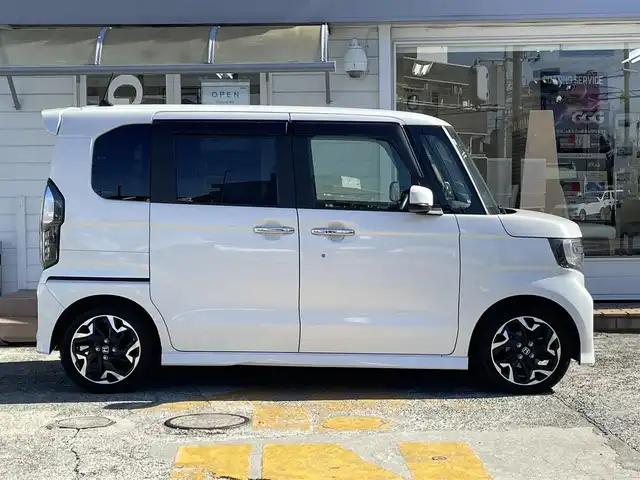 ホンダ Ｎ ＢＯＸ カスタム G L ターボ ホンダセンシング 神奈川県 2019(平31)年 6.8万km プラチナホワイトパール 純正メモリナビ/　（CD・DVD・Bluetooth）/フルセグTV/ホンダセンシング/両側パワースライドドア/ハンズフリースライドドア/アダプティブクルーズコントロール/LEDヘッドライト/ビルトインETC/前方ドライブレコーダー/パドルシフト/ハーフレザーシート/バックカメラ/スマートキー/取扱説明書