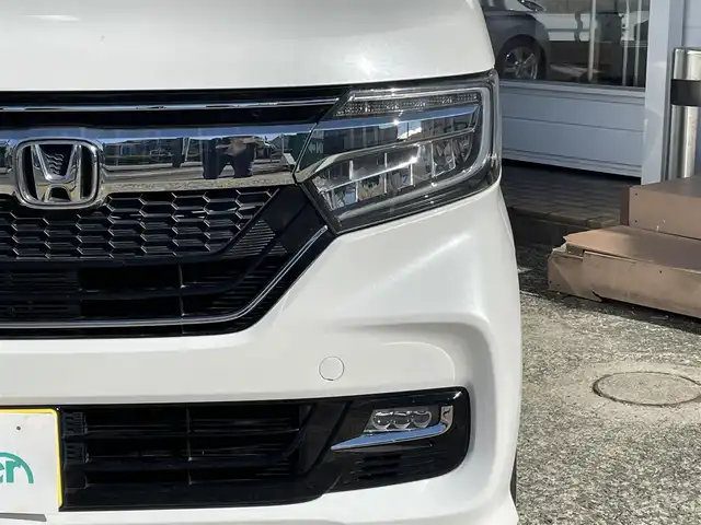 ホンダ Ｎ ＢＯＸ カスタム G L ターボ ホンダセンシング 神奈川県 2019(平31)年 6.8万km プラチナホワイトパール 純正メモリナビ/　（CD・DVD・Bluetooth）/フルセグTV/ホンダセンシング/両側パワースライドドア/ハンズフリースライドドア/アダプティブクルーズコントロール/LEDヘッドライト/ビルトインETC/前方ドライブレコーダー/パドルシフト/ハーフレザーシート/バックカメラ/スマートキー/取扱説明書
