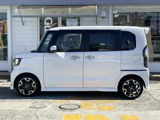 ホンダ Ｎ ＢＯＸ カスタム G L ターボ ホンダセンシング 神奈川県 2019(平31)年 6.8万km プラチナホワイトパール 純正メモリナビ/　（CD・DVD・Bluetooth）/フルセグTV/ホンダセンシング/両側パワースライドドア/ハンズフリースライドドア/アダプティブクルーズコントロール/LEDヘッドライト/ビルトインETC/前方ドライブレコーダー/パドルシフト/ハーフレザーシート/バックカメラ/スマートキー/取扱説明書