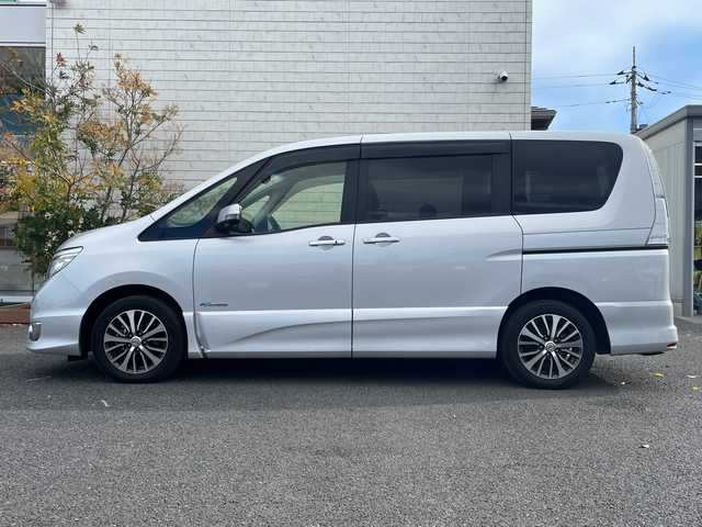 日産 セレナ HWS S HV Vセレ +SeftyⅡ 茨城県 2016(平28)年 5.2万km ブリリアントシルバー 純正ナビ /-BT/AM/FM/TV/両側パワースライドドア /アラウンドビューモニター /衝突軽減システム /フリップダウンモニター (Alpine)/コーナーセンサー前後 /クルーズコントロール /ドライブレコーダー /純正アルミホイール /ETC/プッシュスタート