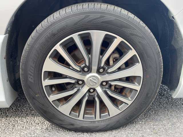 日産 セレナ HWS S HV Vセレ +SeftyⅡ 茨城県 2016(平28)年 5.2万km ブリリアントシルバー 純正ナビ /-BT/AM/FM/TV/両側パワースライドドア /アラウンドビューモニター /衝突軽減システム /フリップダウンモニター (Alpine)/コーナーセンサー前後 /クルーズコントロール /ドライブレコーダー /純正アルミホイール /ETC/プッシュスタート