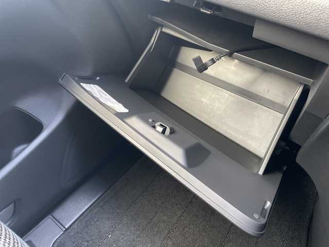 日産 セレナ HWS S HV Vセレ +SeftyⅡ 茨城県 2016(平28)年 5.2万km ブリリアントシルバー 純正ナビ /-BT/AM/FM/TV/両側パワースライドドア /アラウンドビューモニター /衝突軽減システム /フリップダウンモニター (Alpine)/コーナーセンサー前後 /クルーズコントロール /ドライブレコーダー /純正アルミホイール /ETC/プッシュスタート