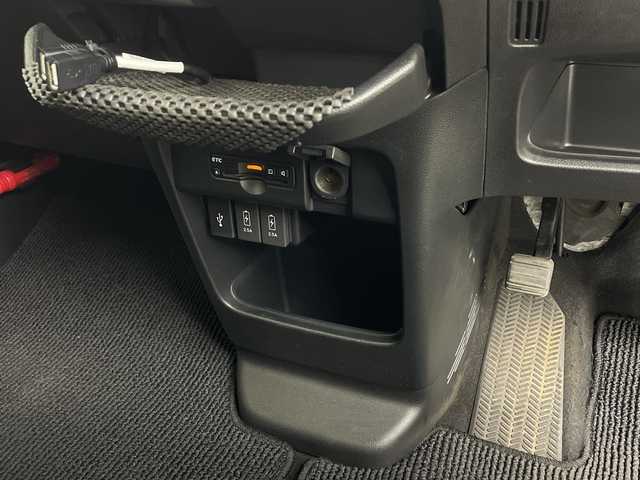 ホンダ Ｎ ＷＧＮ カスタム G ターボパッケージ 鹿児島県 2017(平29)年 6.1万km プレミアムホワイトパールⅡ 社外ディスプレイオーディオ/(BT/AM/FM)/バックカメラ/パドルシフト/ステアリングスイッチ/革巻きステアリング/ETC/ハーフレザーシート/クルーズコントロール/純正フロアマット/LEDヘッドライト/純正14インチアルミホイール/オートライト/衝突軽減ブレーキ