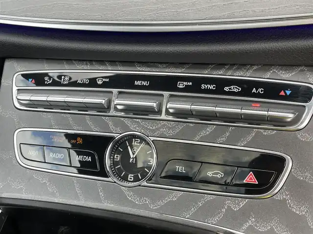 メルセデス・ベンツ ＣＬＳ２２０ｄ スポーツ エクスクルーシブPKG 静岡県 2018(平30)年 6万km ダイヤモンドホワイト サンルーフ/エクスクルーシブパッケージ/・黒革シート/・Burmesterサウンド/・シートベンチレーター/レーダーセーフティーパッケージ/ヘッドアップディスプレイ/アンビエントライト/COMANDOシステム/(Bluetooth/CarPlay/USB/フルセグ)/メモリー付きパワーシート/全席シートヒーター/ドアミラーメッキキャップ/BLIS/ESP/ACC/電動リアゲート/AFS/LEDライト/360°カメラ/ETC/ドライブレコーダー