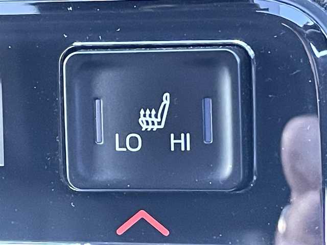 トヨタ ヴォクシー 東京都 2024(令6)年 3万km グリッターブラックガラスフレーク １０．５インチ純正ナビ　/Ｂｌｕｅｔｏｏｔｈ　/ＴＶ　/ＦＭ　/ＡＭ　/ＣＤ　/ＤＶＤ　/両側電動スライドドア　/追従型クルーズコントロールシステム　/シートヒーター　/ハーフレザーシート　/トヨタセーフティセンス/ABS/横滑り防止装置/コーナーセンサー/レーンアシスト/オートマチックハイビーム/衝突被害軽減システム