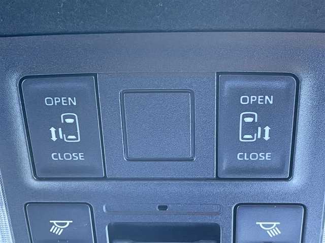 トヨタ ヴォクシー 東京都 2024(令6)年 3万km グリッターブラックガラスフレーク １０．５インチ純正ナビ　/Ｂｌｕｅｔｏｏｔｈ　/ＴＶ　/ＦＭ　/ＡＭ　/ＣＤ　/ＤＶＤ　/両側電動スライドドア　/追従型クルーズコントロールシステム　/シートヒーター　/ハーフレザーシート　/トヨタセーフティセンス/ABS/横滑り防止装置/コーナーセンサー/レーンアシスト/オートマチックハイビーム/衝突被害軽減システム