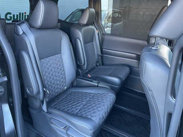 トヨタ ヴォクシー 東京都 2024(令6)年 3万km グリッターブラックガラスフレーク １０．５インチ純正ナビ　/Ｂｌｕｅｔｏｏｔｈ　/ＴＶ　/ＦＭ　/ＡＭ　/ＣＤ　/ＤＶＤ　/両側電動スライドドア　/追従型クルーズコントロールシステム　/シートヒーター　/ハーフレザーシート　/トヨタセーフティセンス/ABS/横滑り防止装置/コーナーセンサー/レーンアシスト/オートマチックハイビーム/衝突被害軽減システム