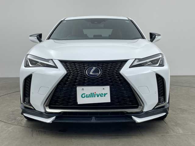 レクサス ＵＸ 250h Fスポーツ 兵庫県 2019(令1)年 4.8万km ホワイトノーヴァガラスフレーク ・純正ナビ/CD/DVD/USB/Bluetooth/Miracast/・バックカメラ/・ビルトインETC2.0/・サンルーフ/・LEXUSsafety/・TRDエアロ（フロントサイド）/・TRDオーバーフェンダー/・プリクラッシュセーフティ/・レーンキープアシスト/・パーキングサポートブレーキ/・クリアランスソナー/・ロードサインアシスト/・先行車発進告知/・レーダークルーズコントロール/・オートマチックハイビーム/・レザーシート/・パワーシート/・前席シートヒーター/・ステアリングヒーター/・パワーバックドア/・ステアリングヒーター/・後席ＵＳＢ充電ポート/・LEDヘッドライト/・LEDフォグランプ/・スマートキー
