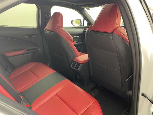 レクサス ＵＸ 250h Fスポーツ 兵庫県 2019(令1)年 4.8万km ホワイトノーヴァガラスフレーク ・純正ナビ/CD/DVD/USB/Bluetooth/Miracast/・バックカメラ/・ビルトインETC2.0/・サンルーフ/・LEXUSsafety/・TRDエアロ（フロントサイド）/・TRDオーバーフェンダー/・プリクラッシュセーフティ/・レーンキープアシスト/・パーキングサポートブレーキ/・クリアランスソナー/・ロードサインアシスト/・先行車発進告知/・レーダークルーズコントロール/・オートマチックハイビーム/・レザーシート/・パワーシート/・前席シートヒーター/・ステアリングヒーター/・パワーバックドア/・ステアリングヒーター/・後席ＵＳＢ充電ポート/・LEDヘッドライト/・LEDフォグランプ/・スマートキー