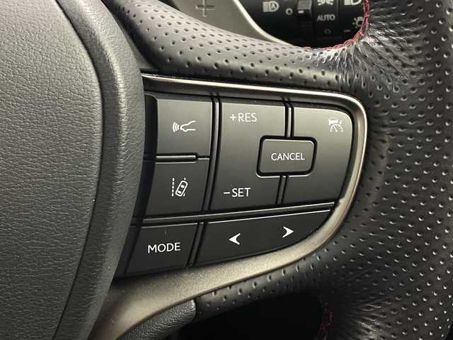 レクサス ＵＸ 250h Fスポーツ 兵庫県 2019(令1)年 4.8万km ホワイトノーヴァガラスフレーク ・純正ナビ/CD/DVD/USB/Bluetooth/Miracast/・バックカメラ/・ビルトインETC2.0/・サンルーフ/・LEXUSsafety/・TRDエアロ（フロントサイド）/・TRDオーバーフェンダー/・プリクラッシュセーフティ/・レーンキープアシスト/・パーキングサポートブレーキ/・クリアランスソナー/・ロードサインアシスト/・先行車発進告知/・レーダークルーズコントロール/・オートマチックハイビーム/・レザーシート/・パワーシート/・前席シートヒーター/・ステアリングヒーター/・パワーバックドア/・ステアリングヒーター/・後席ＵＳＢ充電ポート/・LEDヘッドライト/・LEDフォグランプ/・スマートキー