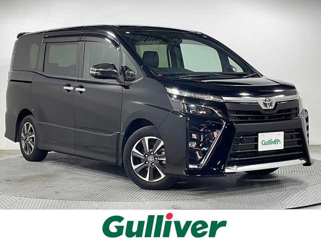 トヨタ ヴォクシー ZS 煌Ⅲ 広島県 2020(令2)年 4万km ブラック ＡＬＰＩＮＥナビ　/両側パワースライドドア　/後席モニター　/バックカメラ　/フルセグＴＶ　/クルーズコントロール　/オートハイビーム　/コーナーセンサー　/レーンキープアシスト　/衝突軽減　/オートライト　/スマートキー/純正１６インチアルミホイール(205/60/R16)/エアバック（運転席/助手席）
