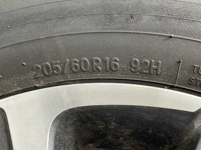 トヨタ ヴォクシー ZS 煌Ⅲ 広島県 2020(令2)年 4万km ブラック ＡＬＰＩＮＥナビ　/両側パワースライドドア　/後席モニター　/バックカメラ　/フルセグＴＶ　/クルーズコントロール　/オートハイビーム　/コーナーセンサー　/レーンキープアシスト　/衝突軽減　/オートライト　/スマートキー/純正１６インチアルミホイール(205/60/R16)/エアバック（運転席/助手席）