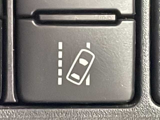 トヨタ ヴォクシー ZS 煌Ⅲ 広島県 2020(令2)年 4万km ブラック ＡＬＰＩＮＥナビ　/両側パワースライドドア　/後席モニター　/バックカメラ　/フルセグＴＶ　/クルーズコントロール　/オートハイビーム　/コーナーセンサー　/レーンキープアシスト　/衝突軽減　/オートライト　/スマートキー/純正１６インチアルミホイール(205/60/R16)/エアバック（運転席/助手席）