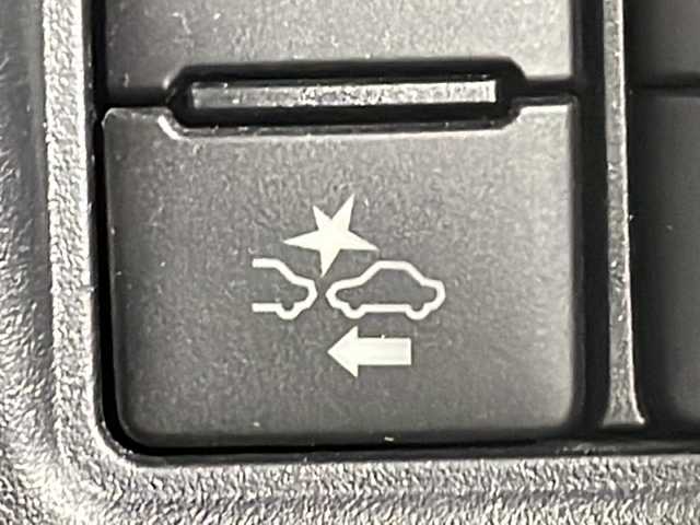 トヨタ ヴォクシー ZS 煌Ⅲ 広島県 2020(令2)年 4万km ブラック ＡＬＰＩＮＥナビ　/両側パワースライドドア　/後席モニター　/バックカメラ　/フルセグＴＶ　/クルーズコントロール　/オートハイビーム　/コーナーセンサー　/レーンキープアシスト　/衝突軽減　/オートライト　/スマートキー/純正１６インチアルミホイール(205/60/R16)/エアバック（運転席/助手席）