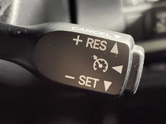 トヨタ ヴォクシー ZS 煌Ⅲ 広島県 2020(令2)年 4万km ブラック ＡＬＰＩＮＥナビ　/両側パワースライドドア　/後席モニター　/バックカメラ　/フルセグＴＶ　/クルーズコントロール　/オートハイビーム　/コーナーセンサー　/レーンキープアシスト　/衝突軽減　/オートライト　/スマートキー/純正１６インチアルミホイール(205/60/R16)/エアバック（運転席/助手席）