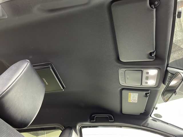 トヨタ ヴォクシー ZS 煌Ⅲ 広島県 2020(令2)年 4万km ブラック ＡＬＰＩＮＥナビ　/両側パワースライドドア　/後席モニター　/バックカメラ　/フルセグＴＶ　/クルーズコントロール　/オートハイビーム　/コーナーセンサー　/レーンキープアシスト　/衝突軽減　/オートライト　/スマートキー/純正１６インチアルミホイール(205/60/R16)/エアバック（運転席/助手席）