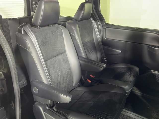 トヨタ ヴォクシー ZS 煌Ⅲ 広島県 2020(令2)年 4万km ブラック ＡＬＰＩＮＥナビ　/両側パワースライドドア　/後席モニター　/バックカメラ　/フルセグＴＶ　/クルーズコントロール　/オートハイビーム　/コーナーセンサー　/レーンキープアシスト　/衝突軽減　/オートライト　/スマートキー/純正１６インチアルミホイール(205/60/R16)/エアバック（運転席/助手席）