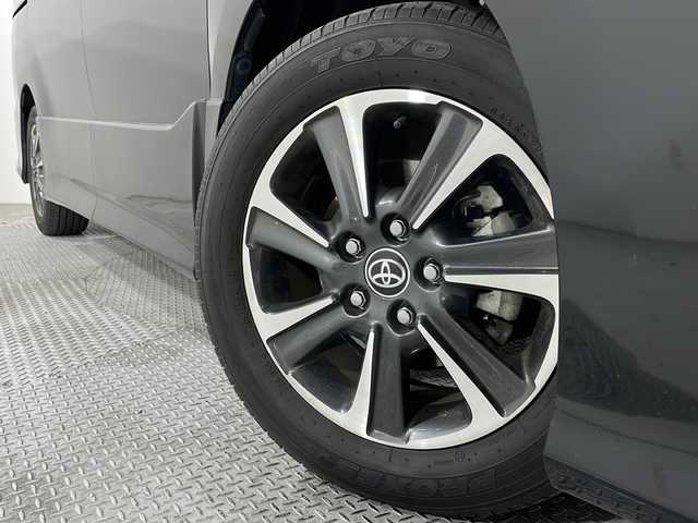 トヨタ ヴォクシー ZS 煌Ⅲ 広島県 2020(令2)年 4万km ブラック ＡＬＰＩＮＥナビ　/両側パワースライドドア　/後席モニター　/バックカメラ　/フルセグＴＶ　/クルーズコントロール　/オートハイビーム　/コーナーセンサー　/レーンキープアシスト　/衝突軽減　/オートライト　/スマートキー/純正１６インチアルミホイール(205/60/R16)/エアバック（運転席/助手席）