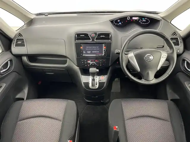 日産 セレナ ハイウェイスター Sハイブリッド 埼玉県 2012(平24)年 5.7万km ダイヤモンドブラック 純正ナビ　ＡＬＰＩＮＥフリップダウンモニター　ＥＴＣ　両側パワースライドドア　クルーズコントロール　オートライト　純正１６インチアルミホイール　プッシュスタート　スマートキー　地デジフルセグ