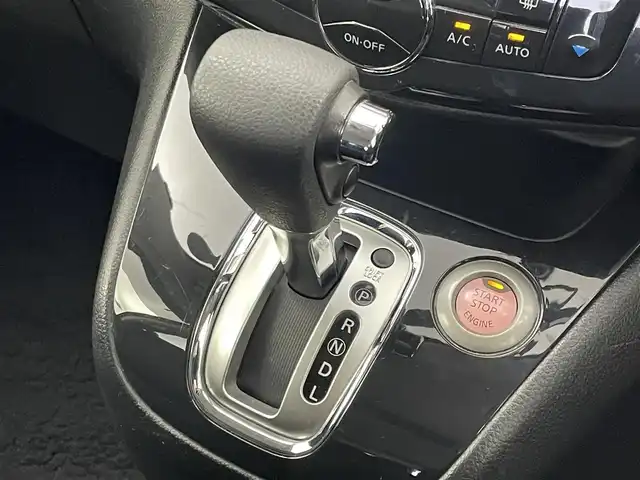 日産 セレナ ハイウェイスター Sハイブリッド 埼玉県 2012(平24)年 5.7万km ダイヤモンドブラック 純正ナビ　ＡＬＰＩＮＥフリップダウンモニター　ＥＴＣ　両側パワースライドドア　クルーズコントロール　オートライト　純正１６インチアルミホイール　プッシュスタート　スマートキー　地デジフルセグ