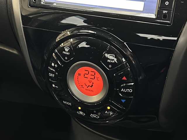日産 ノート X DIG－S Vセレ +セーフ 京都府 2015(平27)年 6.7万km ブリリアントホワイトパール ワンオーナー/プッシュスタート/アイドリングストップ/純正ナビ/(BT/AM/FM/TV/USB/DVD/CD)/全方位カメラ/前後ドライブレコーダー/前後コーナーセンサー/オートライト/横滑り防止装置/レーンキープアシスト