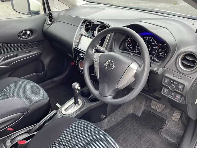 日産 ノート X DIG－S Vセレ +セーフ 福島県 2015(平27)年 6.7万km ブリリアントホワイトパール ワンオーナー/プッシュスタート/アイドリングストップ/純正ナビ/(BT/AM/FM/TV/USB/DVD/CD)/全方位カメラ/前後ドライブレコーダー/前後コーナーセンサー/オートライト/横滑り防止装置/レーンキープアシスト