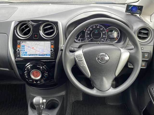 日産 ノート X DIG－S Vセレ +セーフ 福島県 2015(平27)年 6.7万km ブリリアントホワイトパール ワンオーナー/プッシュスタート/アイドリングストップ/純正ナビ/(BT/AM/FM/TV/USB/DVD/CD)/全方位カメラ/前後ドライブレコーダー/前後コーナーセンサー/オートライト/横滑り防止装置/レーンキープアシスト