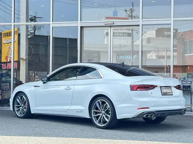 アウディ Ｓ５ 福岡県 2018(平30)年 3.9万km 白