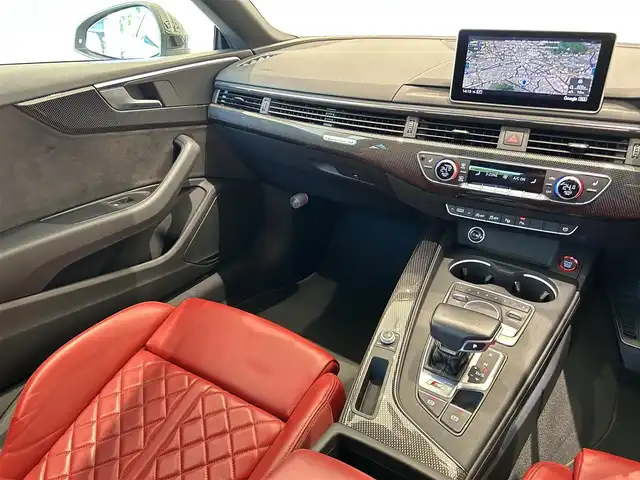 アウディ Ｓ５ 福岡県 2018(平30)年 3.9万km 白