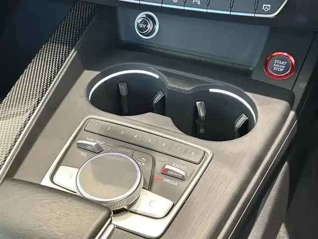 アウディ Ｓ５ 福岡県 2018(平30)年 3.9万km 白