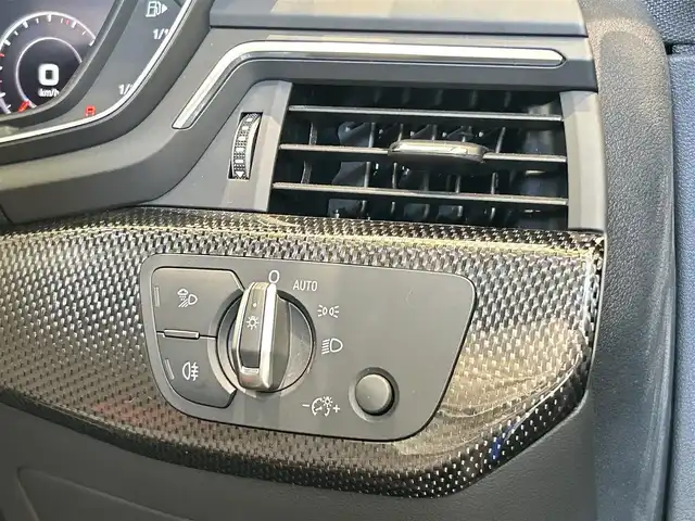 アウディ Ｓ５ 福岡県 2018(平30)年 3.9万km 白