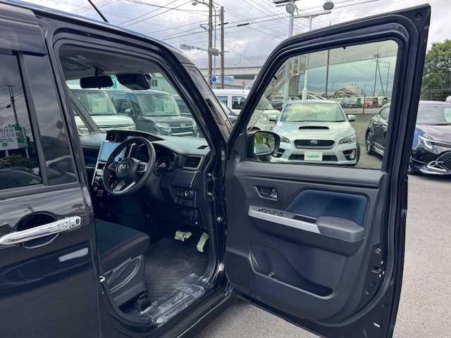 トヨタ ルーミー カスタムG 静岡県 2022(令4)年 3.3万km ブラックマイカメタリック ●純正ディスプレイオーディオ/(フルセグ/Bluetooth/AppleCarPlay/AndroidAuto)/●前席シートヒーター/●バックカメラ/●レーダークルーズコントロール/●衝突被害軽減システム/●レーンキープアシスト/●後方コーナーセンサー/●電動パーキングブレーキ/●オートブレーキホールド/●LEDライト＆フォグランプ/●オートライト/●革巻きステアリング/●ステアリングスイッチ/●ETC/●両側パワースライド/●電動格納ウィンカーミラー/●ドアアバイザー/●スマートキー/●プッシュスタート/●純正フロアマット/●純正14インチアルミホイール/●ダブルSRS＋ABS